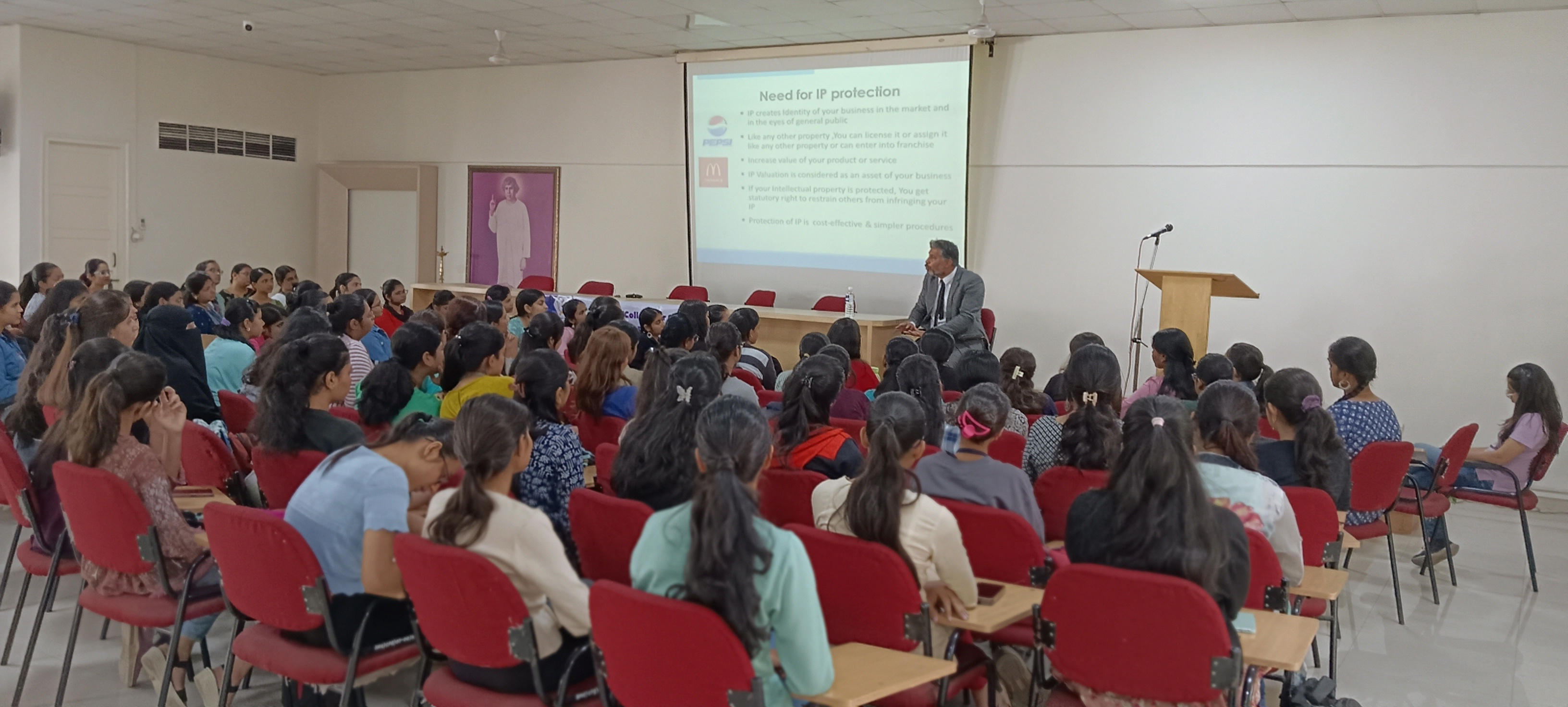 Adv. Pathak adressing the students in the session